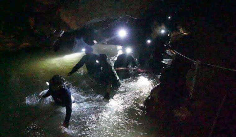 thai-cave-inside-ap