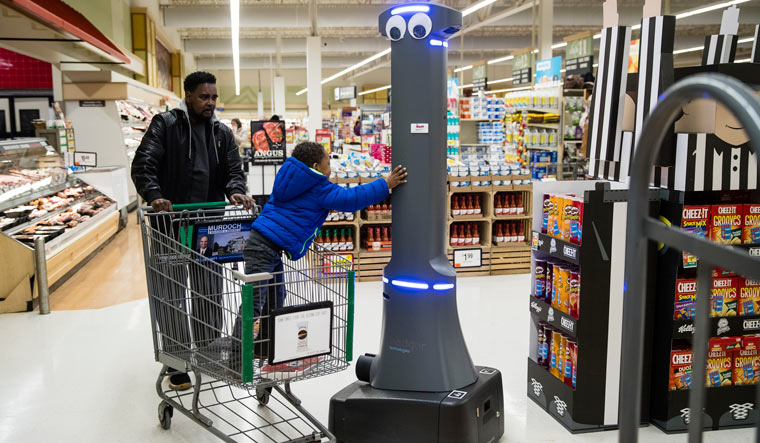 Robotic shopping assistant AP