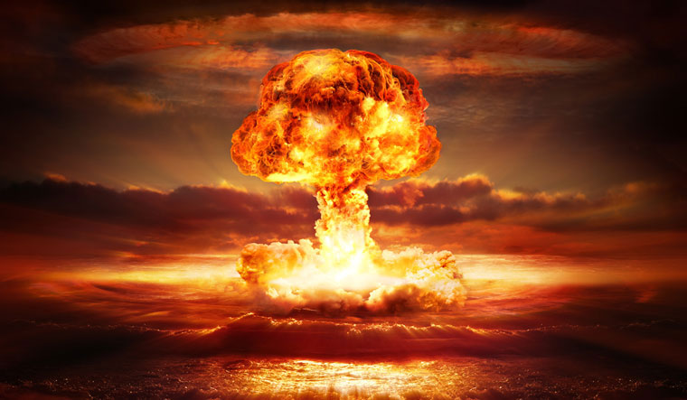 explosion-nuclear-bomb-in-ocean-bomb-test-ocean-shut