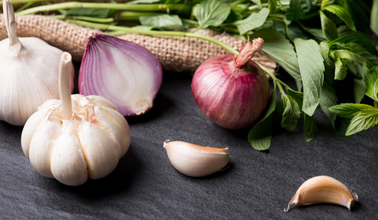 Anti-cancer diet: Garlic, onion may prevent colon cancer - The Week