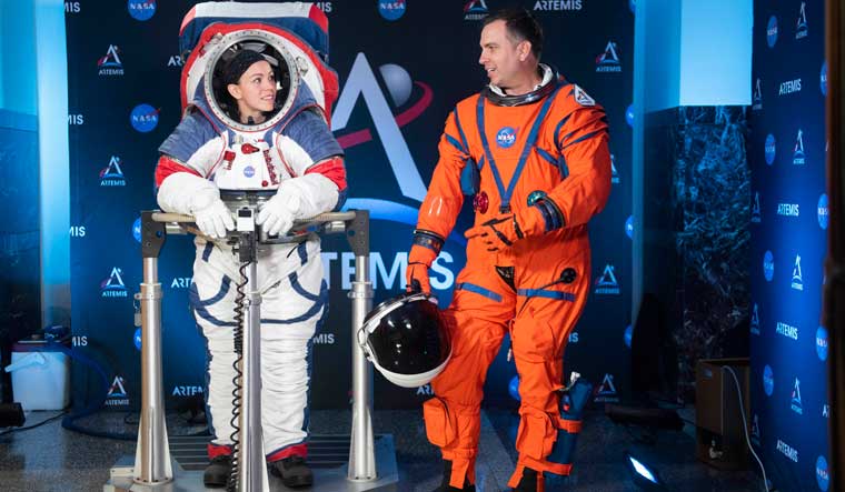 NASA-spacesuits-Artemis-Kristine-Dans-Dustin-Gohmert-AP