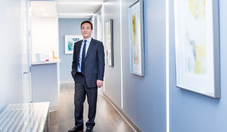 Dr. Charles Lee is a Surgeon Spreading Knowledge Through Digital Creations  - The Week