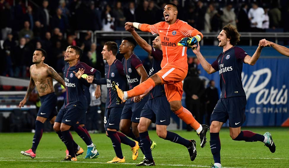 Own goals earn PSG 20 home win against Lyon