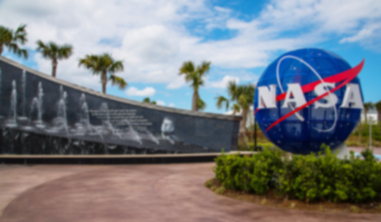Space-Center-Cape-Canaveral-Florida-Kennedy-memorial-next-to-the-Nasa-globe-shut