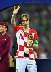 Luka Modric with the World Cup Best Player Award | Reuters