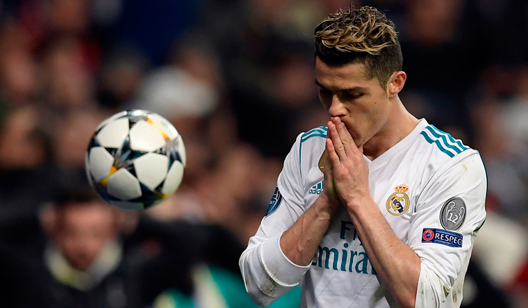 Ronaldo's penalty sees Real Madrid through to Champions League semifinal