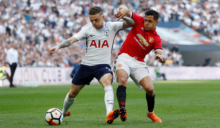 Manchester United beat Tottenham Hotspur 2-1 in the FA Cup semifinal
