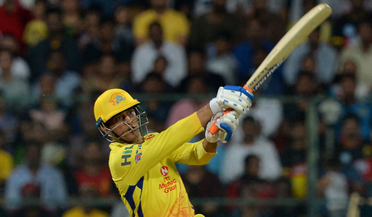 Dhoni powered Chennai Super Kings to a five-wicket win over Bangalore