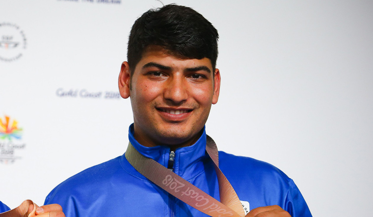 Mitharwal strikes gold; Manu Bhaker, Heena fail to make World Championships final