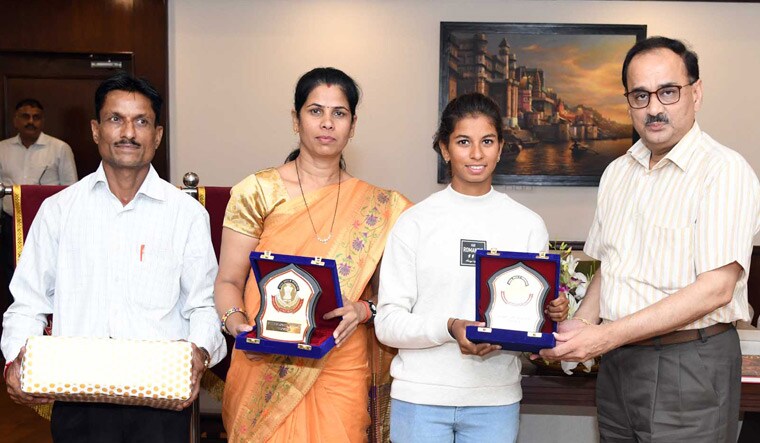 Harshita (second from right) during the felicitation ceremony with her parents and CBI director Alok Verma 