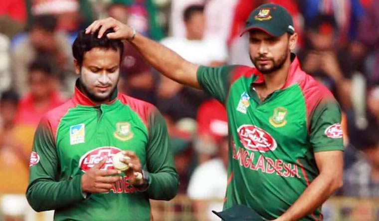 Shakib Al Hasan (left) with Mashrafe Mortaza