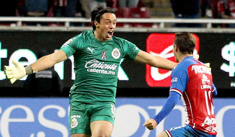 Chivas goalie Tono Rodriguez scores sensational goal from inside own box 