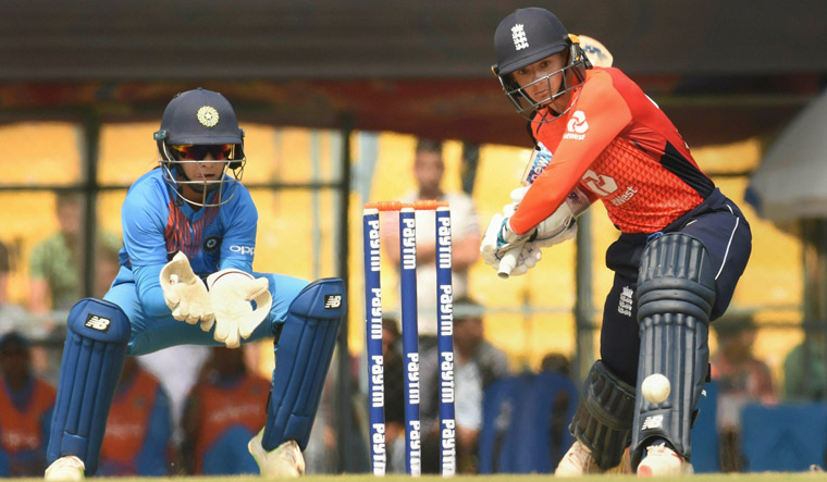India women lose second T20, series to England