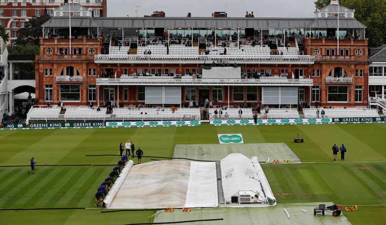 Rain delays start of second Ashes Test