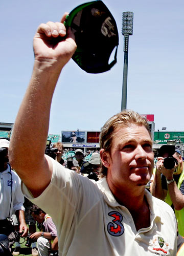 [File] Shane Warne in 2007 with his cap | AP