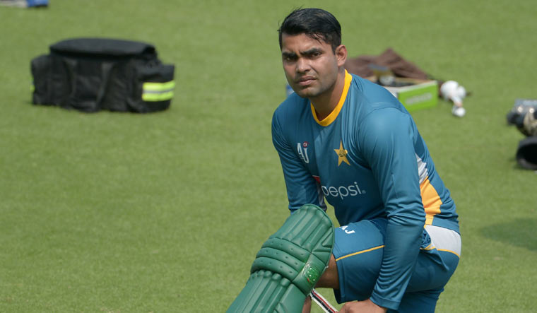 Umar Akmal exposes himself after failing fitness test, faces sanctions