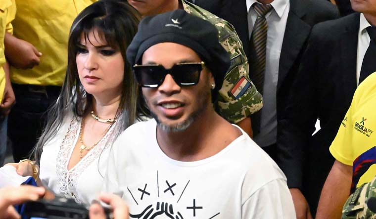 Ronaldinho arrested in Paraguay over fake passport