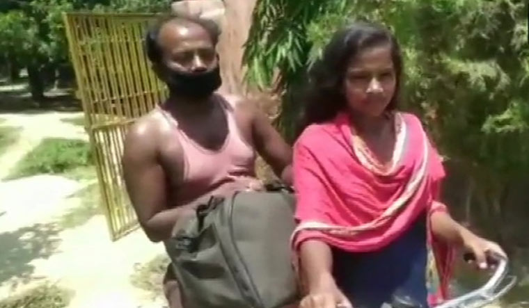The father and daughter duo started their journey from Gurgaon on May 10 and reached their village in Bihar on May 16 | Twitter/ANI