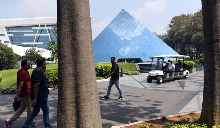 Infosys-tech-park-IT-sector-building-employees-Bhanu