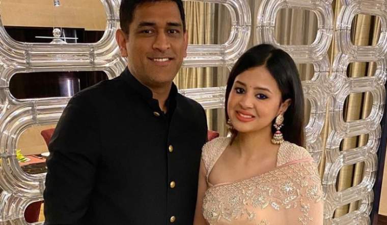 Indian cricketer Mahendra Singh Dhoni with his wife Sakshi | via Instagram/@sakshisingh_r