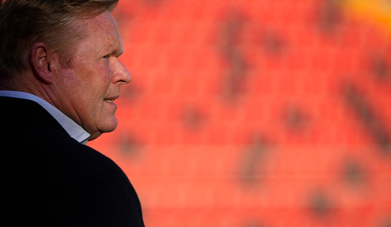 Ronald Koeman surveys the field ahead of the match against Rayo Vallecano | AP
