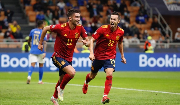 Ferran Torres (11) celebrates his second goal against Italy in the Nations League semifinal | Spain football team Twitter