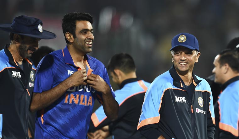 Indian team head coach Rahul Dravid with Ravichandran Ashwin after winning their first T20 match against New Zealand | PTI