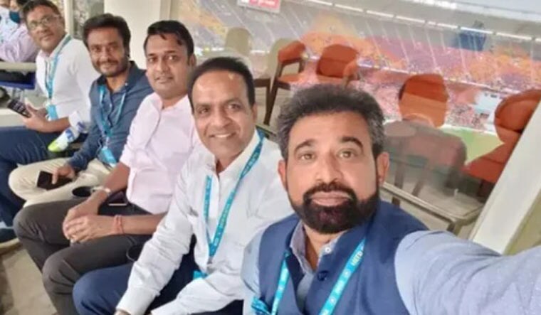 Chetan Sharma with selectors | Twitter