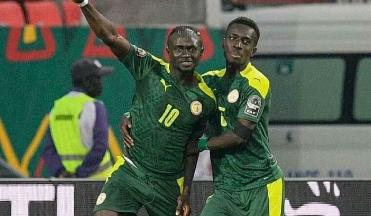 Senegal's Sadio Mane and Idrissa Gueye celebrate the third goal against Burkina Faso in the AFCON semifinals | Twitter