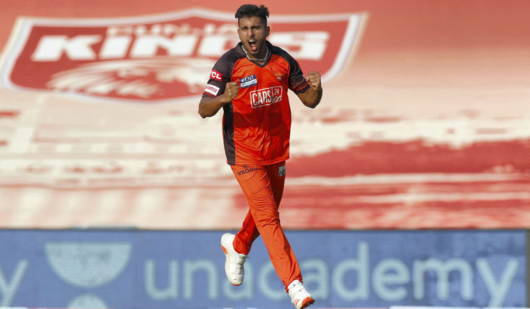 Umran Malik of Sunrisers Hyderabad celebrates the wicket of Odean Smith of Punjab Kings | PTI