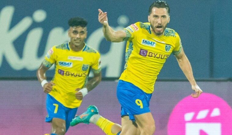 Dimitrios Diamantakos celebrating his goal | Facebook