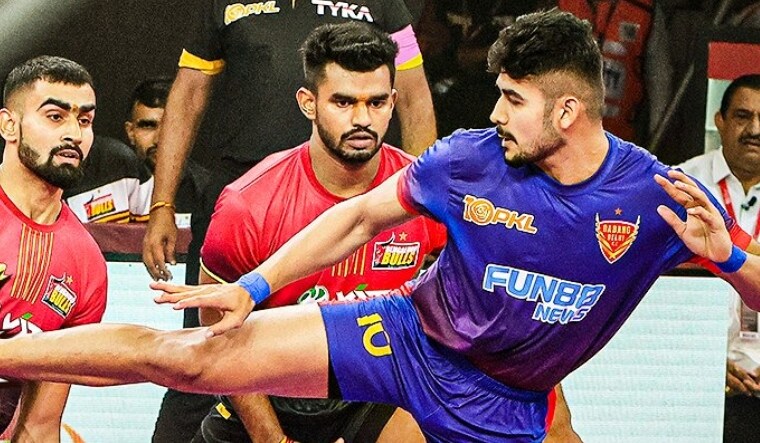 Dabang Delhi captain Naveen Kumar in action against Bulls | Twitter