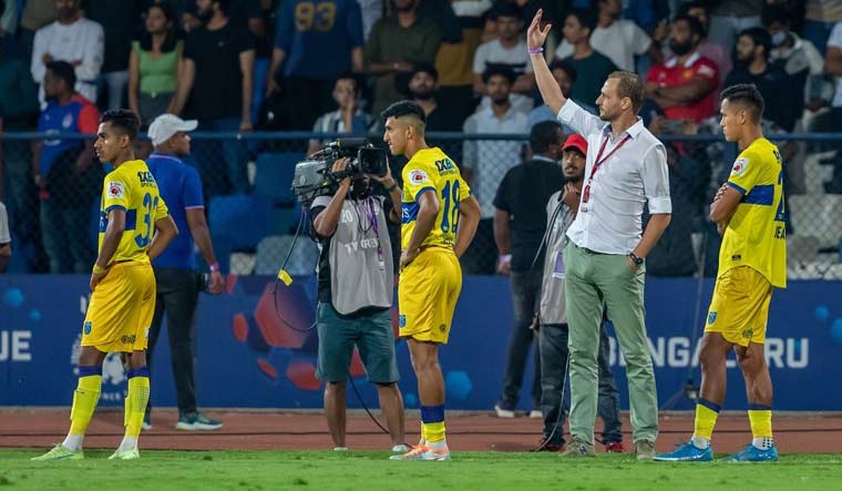 Kerala Blasters players and coach Ivan Vukomanovic during the playoff match against Bengaluru FC | via Twitter