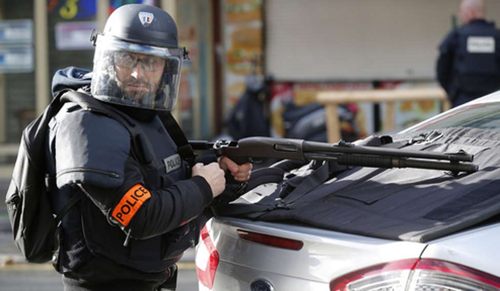 Paris-cops-shoot-dead