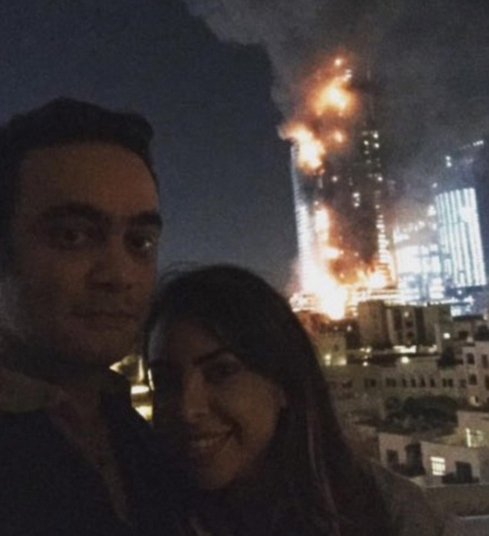 couple-selfie-hotel-fire
