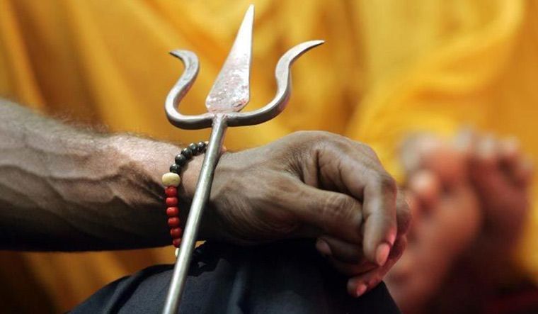 hindutva-trident-hand-