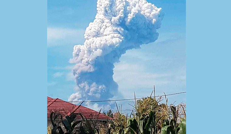 indonesia_volcano