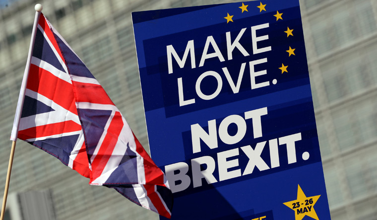 700,000 sign petition to revoke Brexit and stay in EU