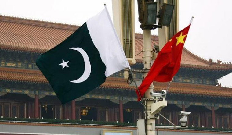 Pak Army chief discusses situation in Kashmir with top Chinese general