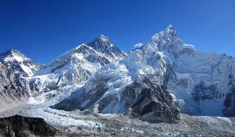 A view of the Mt Everest | Wikimedia Commons
