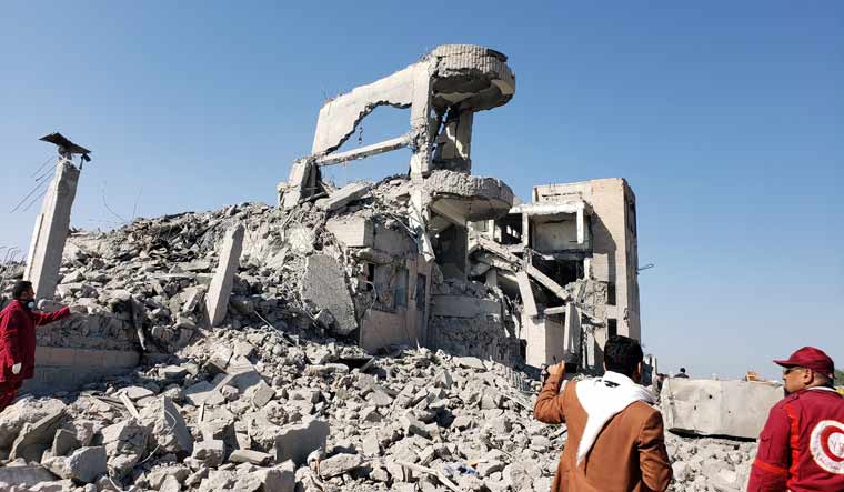 At Least 60 Dead After Saudi-led Airstrikes Hit Yemeni Prison - The Week