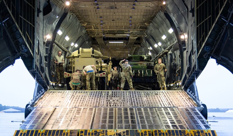 US troops and equipments headed for Iraq | Reuters