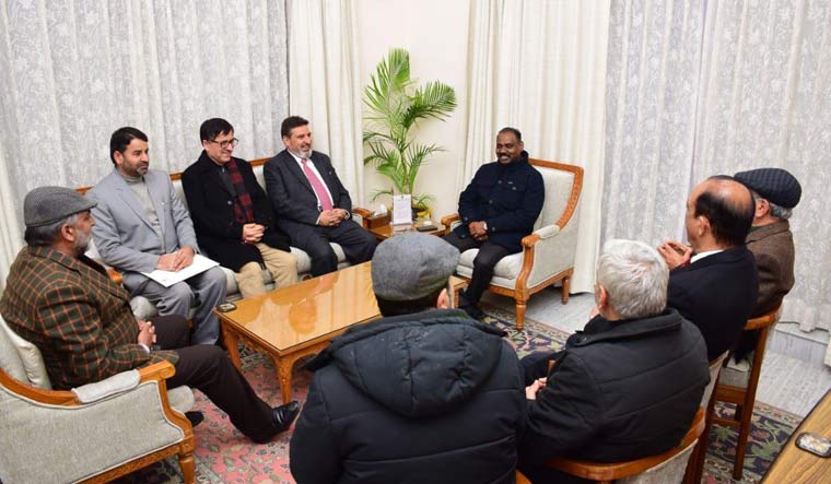 L-G G.C. Murmu meeting members of the politicians' delegation | Twitter handle of ANI