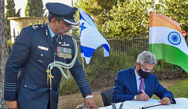 Dr. S. Jaishankar visited the Indian Cemetery at Talpiot in Jerusalem. Paid homage to the brave Indian soldiers who made the supreme sacrifice during World War I | PTI