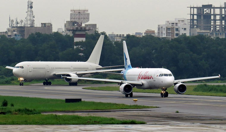 Aircraft at Shahjalal International Airport, Dhaka, Bangladesh | Wikimedia Commons