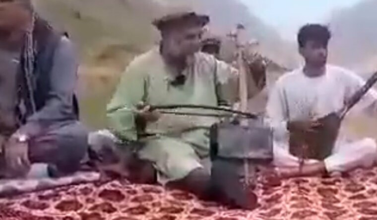 fawad-Andarabi-afghan-singer-twitter
