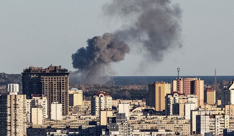 Smoke rises on the outskirts of the city during a Russian missile attack, as Russia's invasion of Ukraine continues, in Kyiv, Ukraine October 31, 2022.  REUTERS/Vladyslav Sodel
