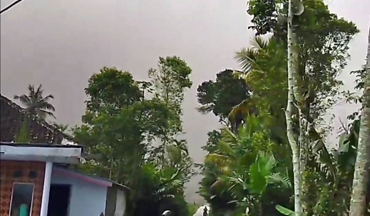 Volcanic ash fills the sky after an eruption of the Semeru volcano in Lumajang, East Java Province, Indonesia December 4, 2022 | Reuters