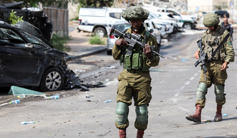 Israel-soldiers-fight-militants-reuters