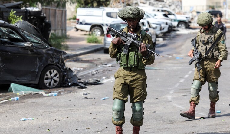 Israeli-soldiers-fight-militants-reuters